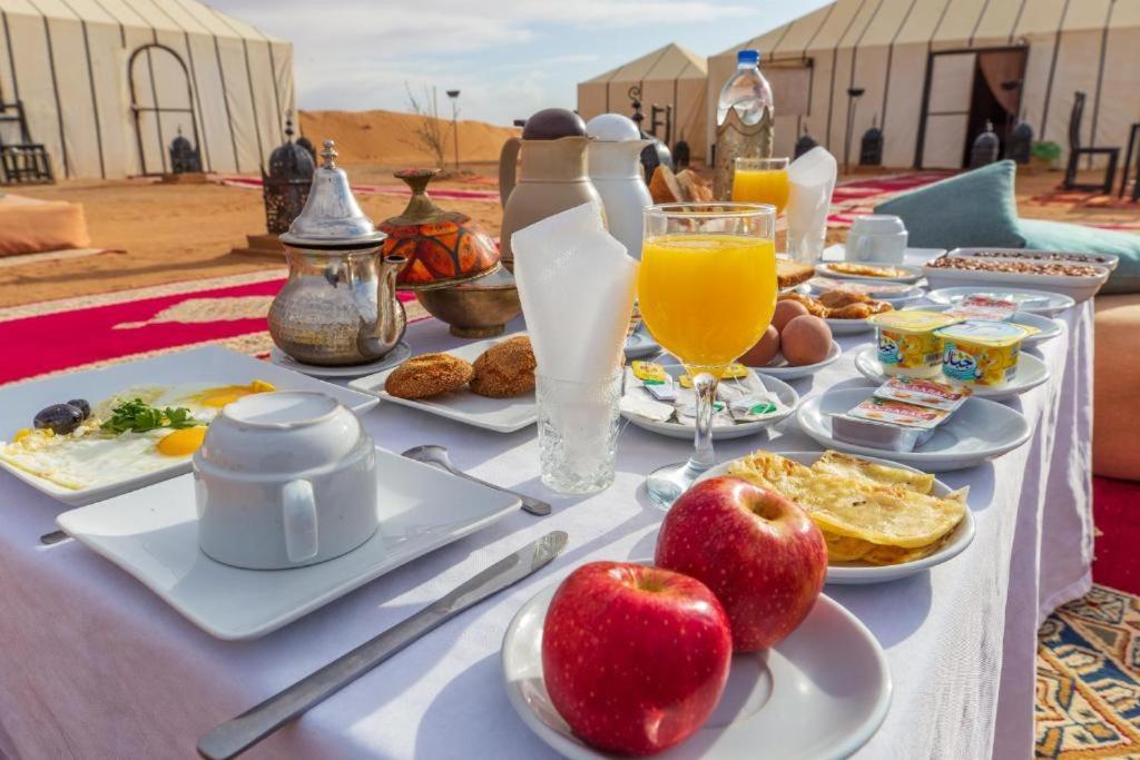 Ahlam Luxury Camp Hotel Merzouga Bagian luar foto