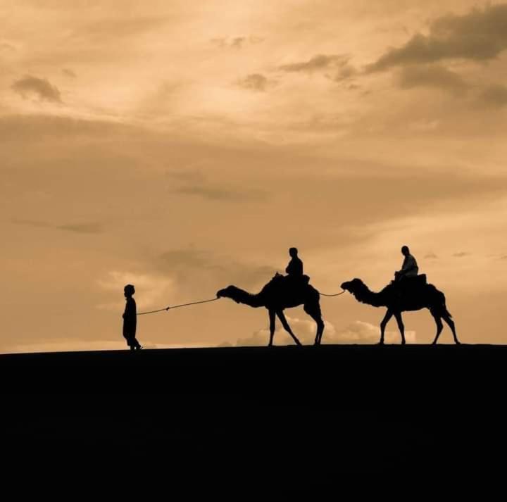 Ahlam Luxury Camp Hotel Merzouga Bagian luar foto