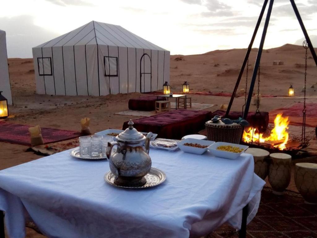 Ahlam Luxury Camp Hotel Merzouga Bagian luar foto