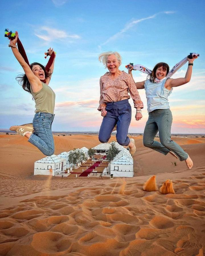 Ahlam Luxury Camp Hotel Merzouga Bagian luar foto